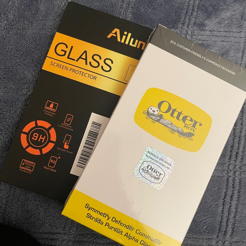 iPhone 12/12pro otter box and screen protector